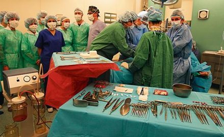 Z ok. 700 pracowników uczelni, ok. 200 ma tytuły doktora habilitowanego lub profesora
