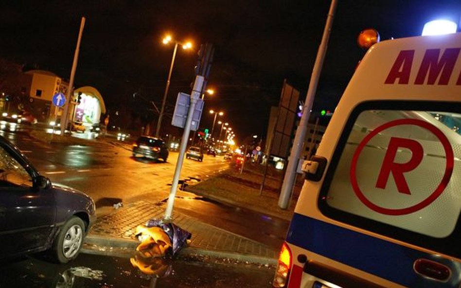 Tychy: Dwoje dzieci zginęło na pasach