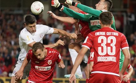 Energie Cottbus-Bayern Monachium 1:3. Lewandowski z golem w Pucharze Niemiec