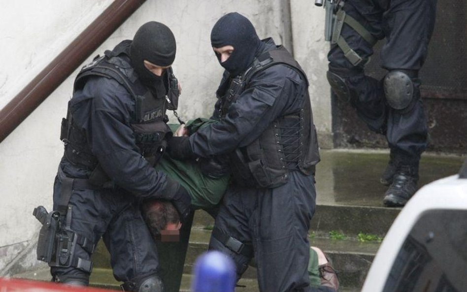 CBŚ zatrzymał w zeszłym roku blisko 4 tys. członków grup przestępczych