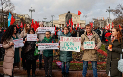 7 listopada. Protest podczas wiecu Komunistycznej Partii Federacji ROsyjskiej