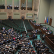 Donald Tusk wygłasza przemówienie w Sejmie. Posłowie PiS opuścili salę