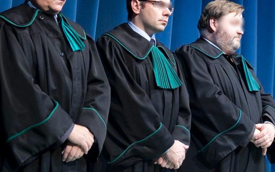 Uchwała SN zwiększająca uprawnienia prokuratora generalnego - adwokaci ostrzegają przed presją ministra