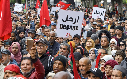 Antyprezydencka demonstracja w Tunisie, 10 grudnia, tydzień przed wyborami