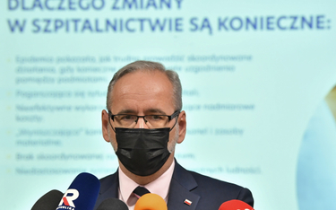 Minister zdrowia Adam Niedzielski na konferencji prasowej w Centrum Zdrowia Dziecka w Warszawie
