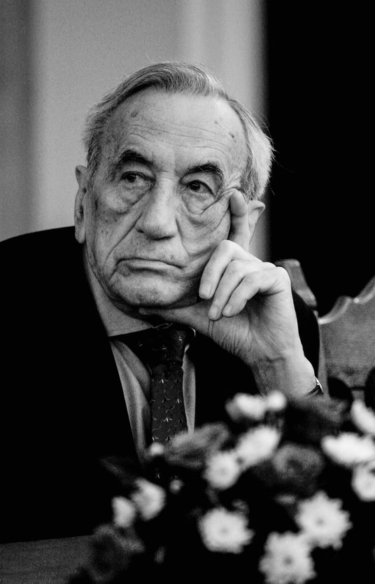 Tadeusz Mazowiecki (18 kwietnia 1927 – 28 października 2013)