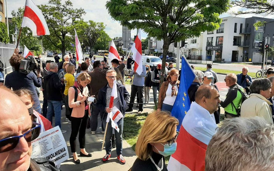 "Uwolnić dziennikarzy". Protest przed ambasadą Białorusi