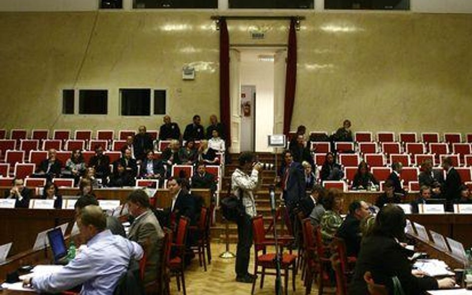 Kiedy radny może prowadzić działalność gospodarczą