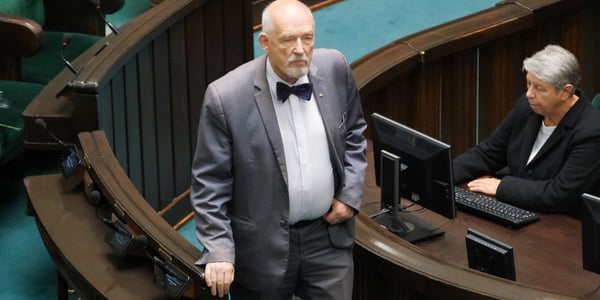 Janusz Korwin-Mikke odchodzi ze stanowiska prezesa partii KORWiN