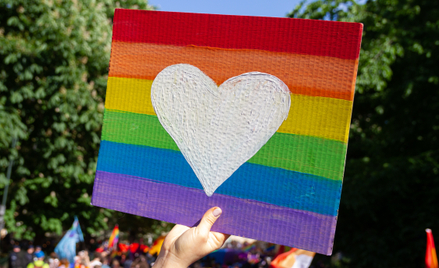 Znamy szkoły przyjazne LGBTQ+. Po raz pierwszy wysoko szkoły z mniejszych miast
