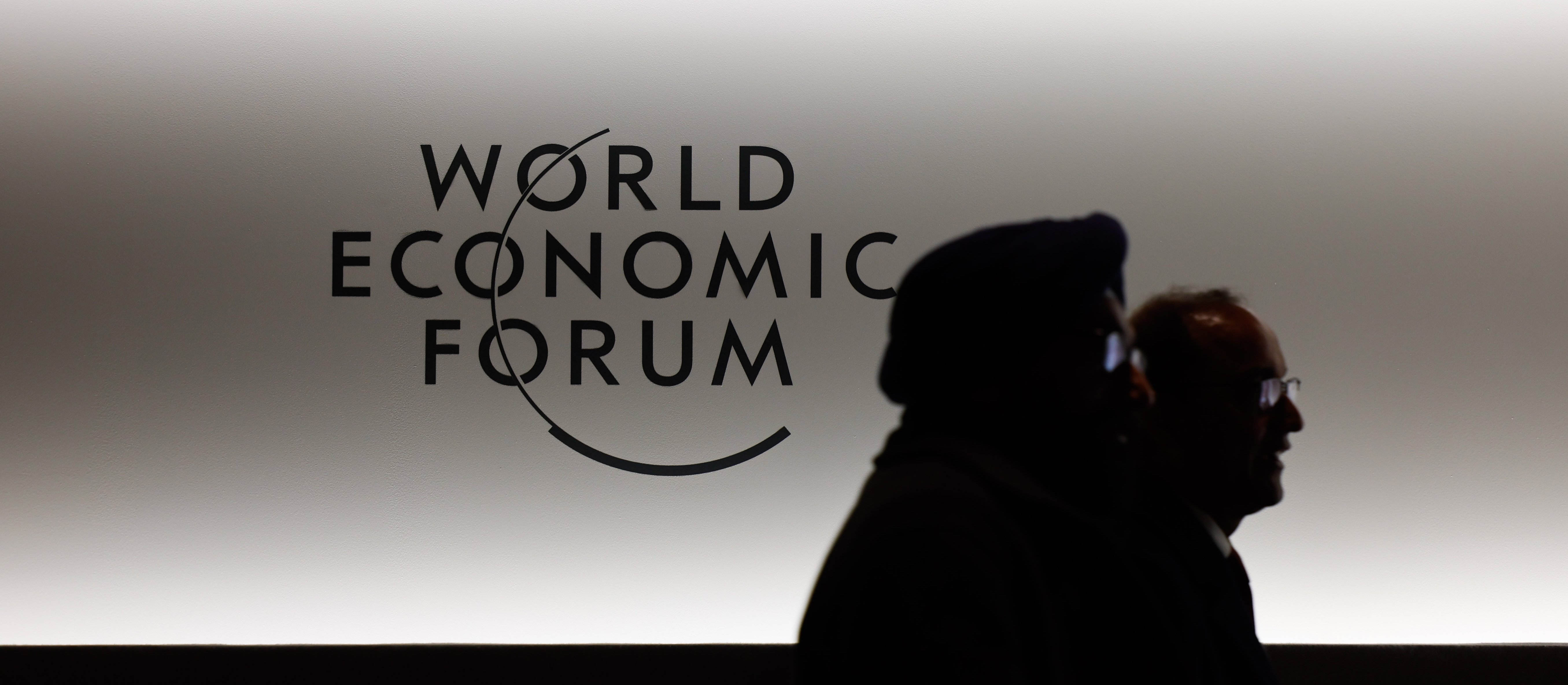 Światowa gospodarka wyhamuje zamiast przyspieszyć. Prognozy ekonomistów