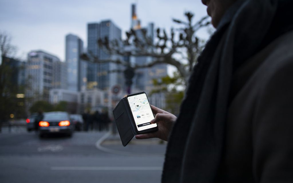 Sejm przyjął ustawę. Taksówkarze i Uber niezadowoleni