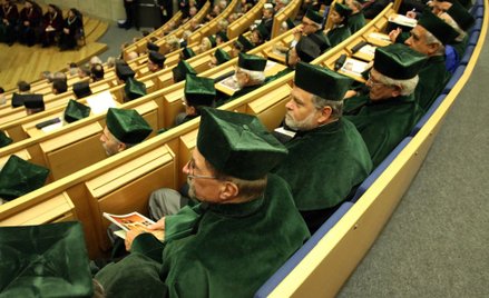 Co jest celem nauk medycznych, historycznych, humanistycznych?