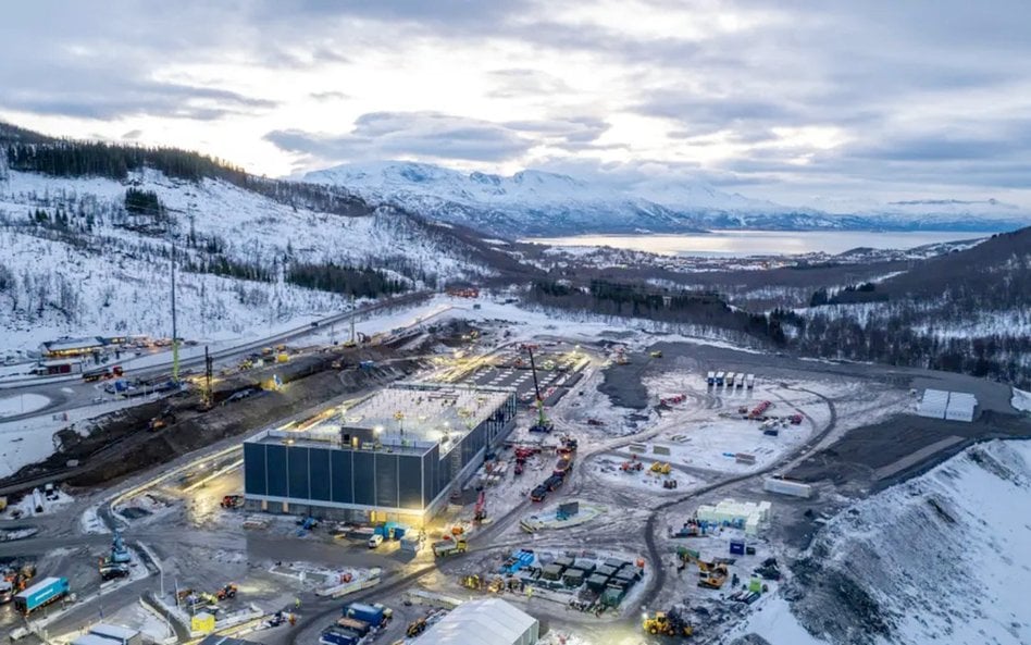 Europa buduje gigafabryki, żeby zwiększyć własną suwerenność technologiczną i geopolityczną. Na zdję