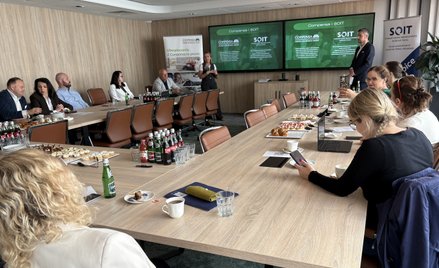 Nowe ubezpieczenie zaprezentowano mediom podczas konferencji w siedzibie towarzysta ubezpieczenioweg