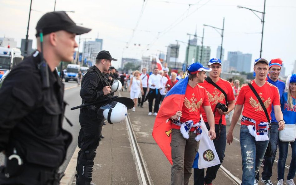 Pojawią się wątpliwości co do podstawy prawnej, na mocy której Policja nagrywa twarze kibiców z dowo