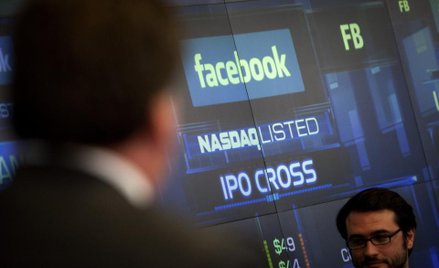 Wall Street rośnie, Facebook nurkuje