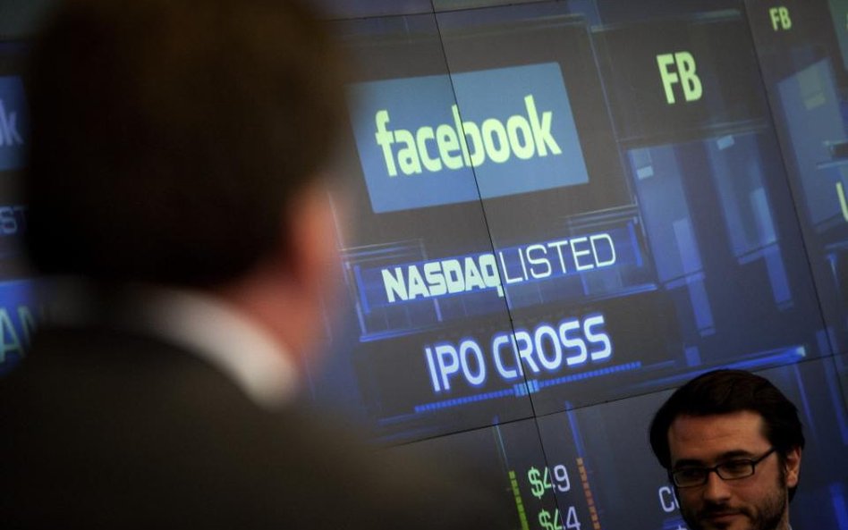 Wall Street rośnie, Facebook nurkuje