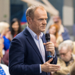 Donald Tusk podczas spotkania z wyborcami w Sosnowcu.