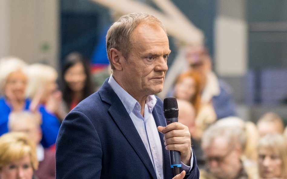 Donald Tusk podczas spotkania z wyborcami w Sosnowcu.