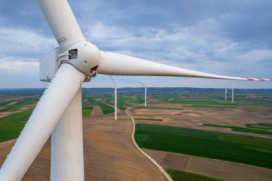 Polska Grupa Energetyczna chce „odmrozić” 150 MW w lądowych farmach wiatrowych. Przeszkodą jest usta