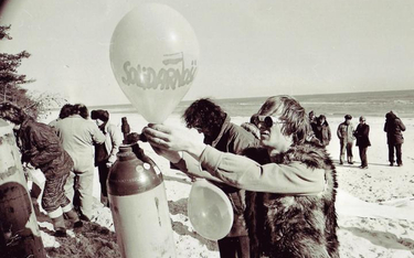 Balony wypuszczono z Bornholmu 5 marca 1982 r. Po napełnieniu helem miały być w stanie utrzymać się 