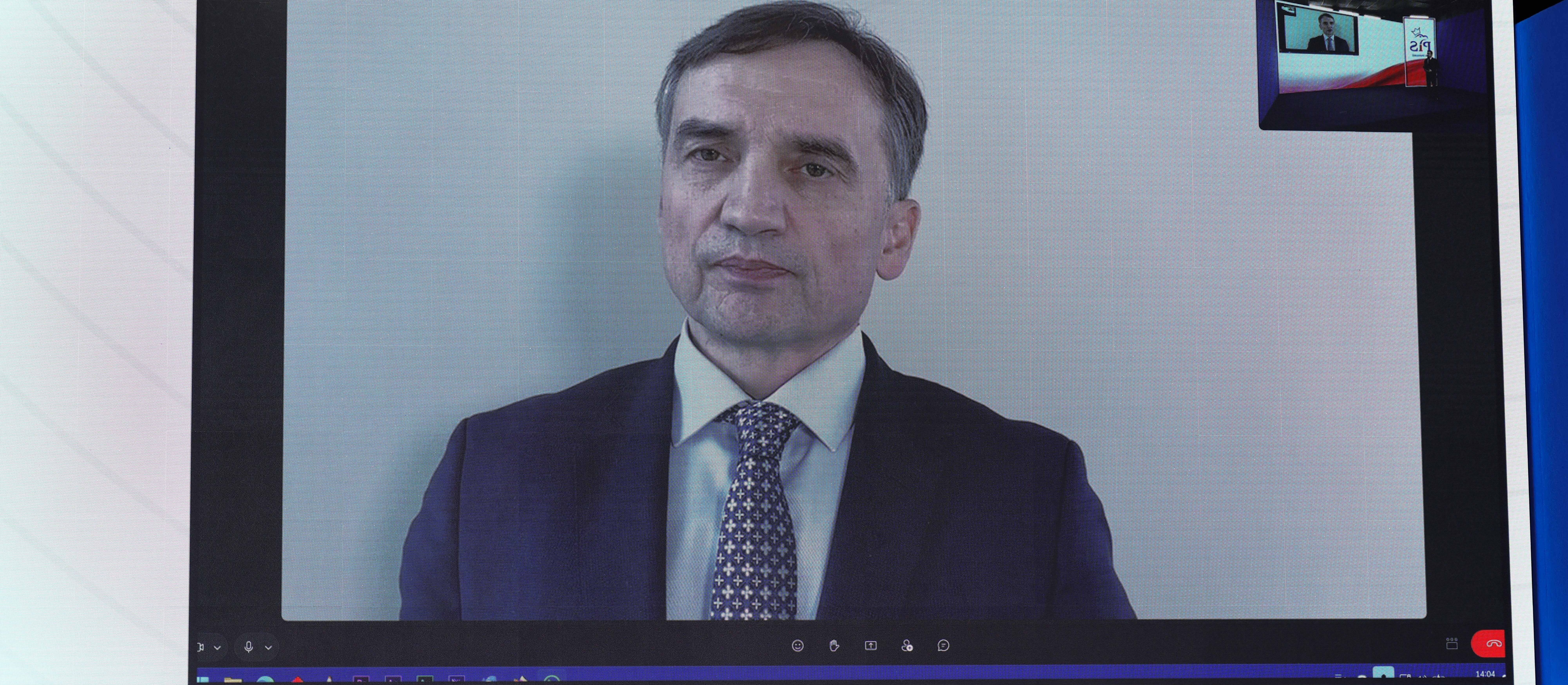 Zbigniew Ziobro na Węgrzech. Używa ChatGPT, by wyjaśnić, dlaczego nie wraca