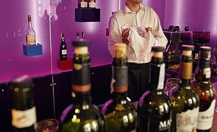 Producenci wódki i piwa uważają, że czarnym koniem na polskim rynku alkoholi może okazać się wino