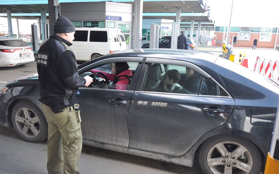 Na przejściu w Bobrownikach zaległa cisza