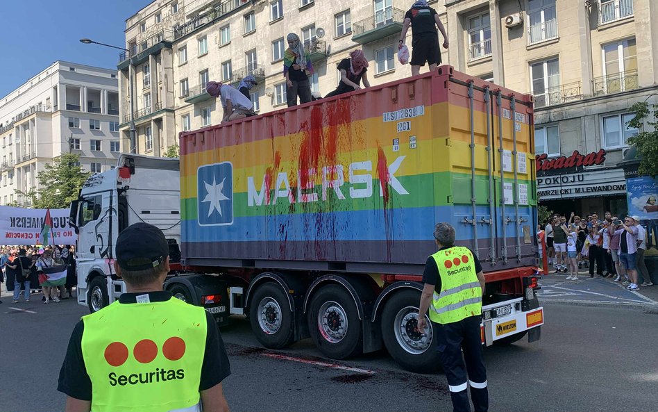 Służby porządkowe przyglądały się akcji aktywistów