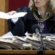 Sędziowie skarżą się, że brakuje im podstawowych rzeczy: papieru, zielonych kartek, zszywaczy, toner