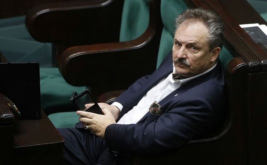 "Z wielką niechęcią, ale w poczuciu obowiązku złożyłem pozew przeciwko Pani Justynie Samolińskiej" -