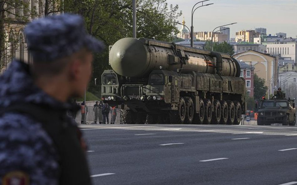 RS-24 Jars, rosyjski pocisk balistyczny dalekiego zasięgu klasy ICBM, zaprezentowany podczas przygot