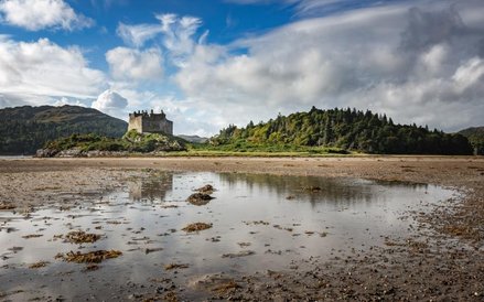 Eilean an Fheidh i zamek Castle Tioram