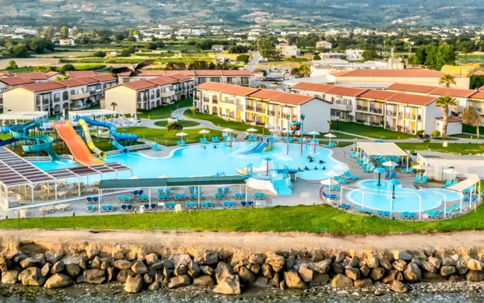 Nowy hotel Rainbowa leży przy plaży, ma też niewielki aquapark