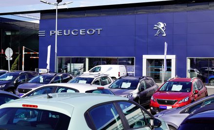 Szykuje się rewolucja u dealerów. Stellantis zamyka część salonów we Francji