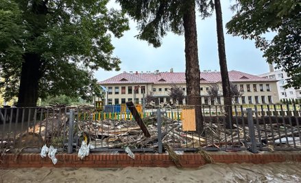 Szkoły na terenach dotkniętych przez powódź rozważają uruchomienie nauki zdalnej.