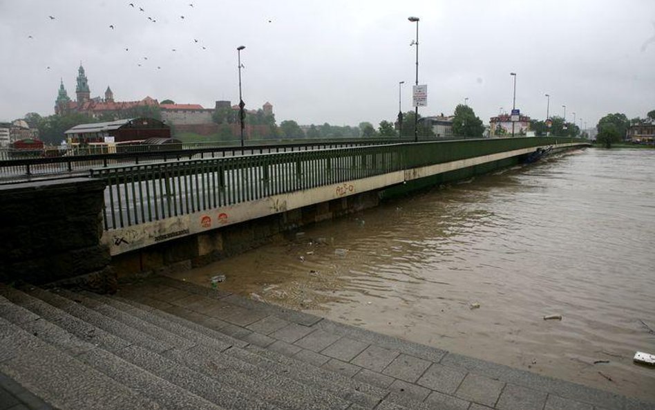 W Krakowie, siedmiu gminach i dwóch powiatach wprowadzono pogotowie przeciwpowodziowe