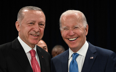 Turcja zniosła weto ws. Szwecji i Finlandii w NATO. Tureckie media chwalą Erdogana