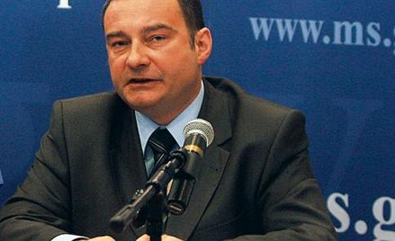 Zdaniem wiceministra Zbigniewa Wrony standardy konstytucyjne wymagają zagwarantowania w ustawie rzet