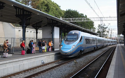 Średnie opóźnienie dla wszystkich pociągów osobowych uruchomionych w pierwszym kwartale 2022 r. sięg