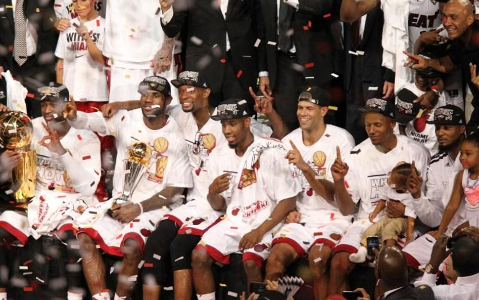 Koszykarze Miami Heat świętują obronę tytułu