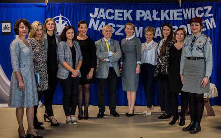 Grono nauczycielskie Niepublicznej Szkoły Podstawowej im. Jacka Pałkiewicza w Mostach