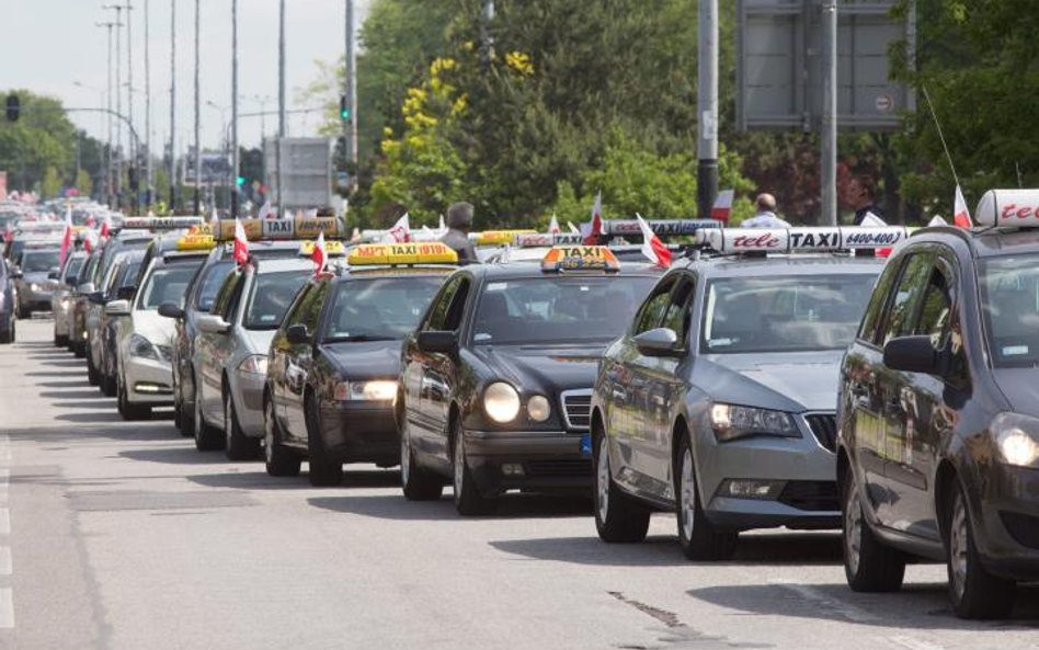 Protest łódzkich taksówkarzy przeciw Uberowi w 2017 roku