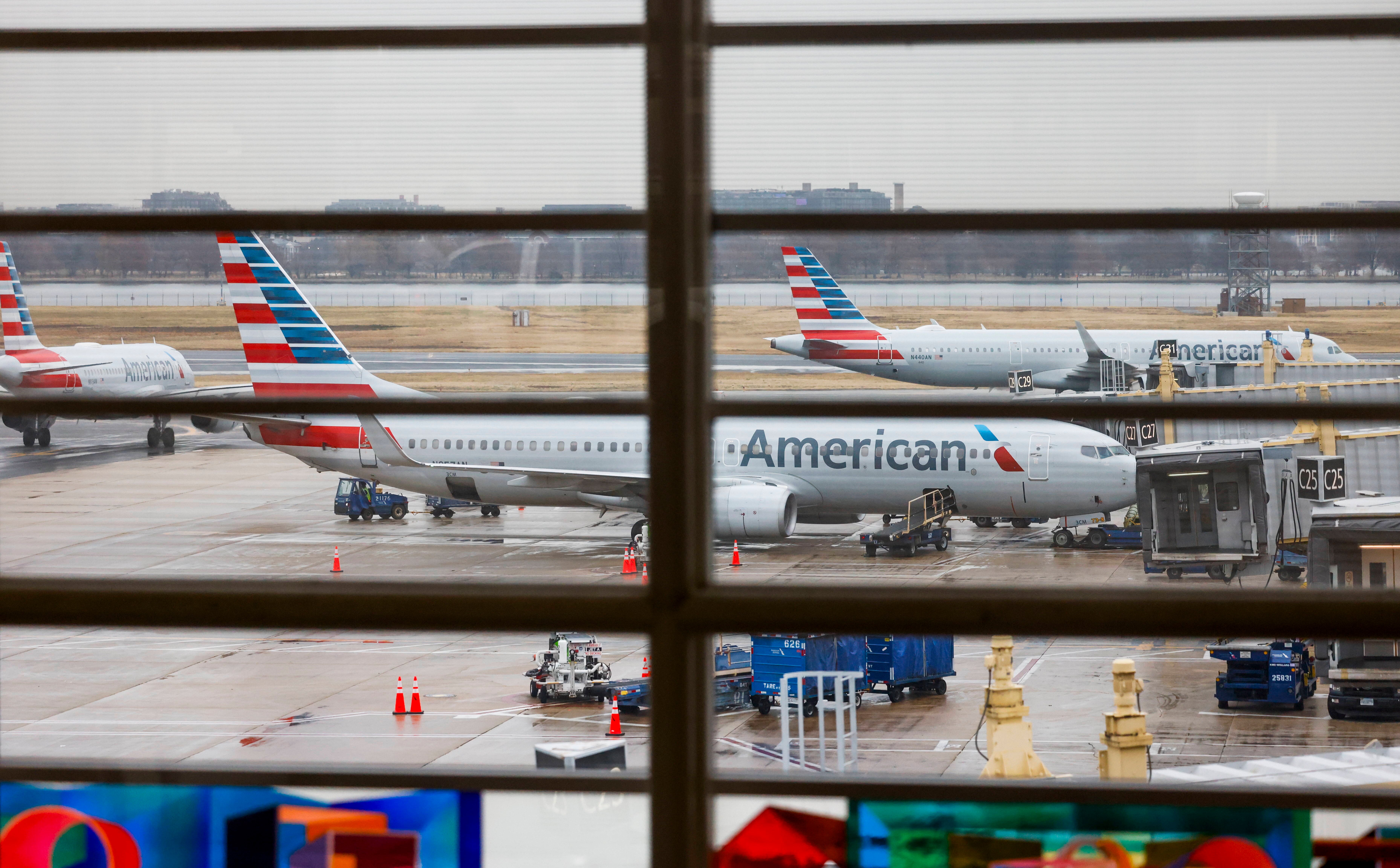 Zapowiedzi i decyzje prezydenta Donalda Trumpa szkodzą liniom lotniczym i turystyce