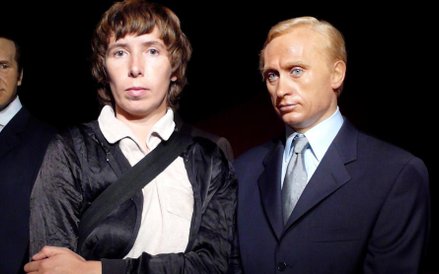 Anna Jermolaewa, Autoportret z dyktatorem, 2007, wydruk fotograficzny, dzięki uprzejmości artystki i