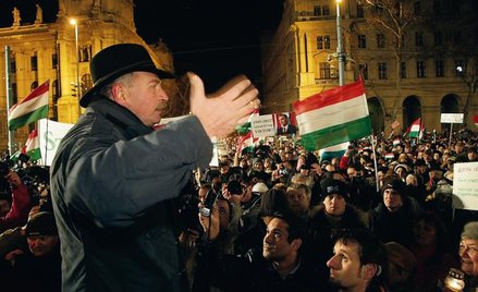 Fidesz nadal potrafi mobilizować zwolenników: w styczniu wyszło ich na ulice Budapesztu pół miliona