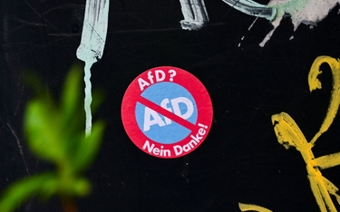 Naklejka z hasłem „AfD? Nie, dziękuję!” w Dortmundzie