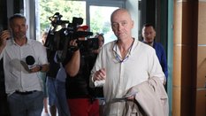 Były ordynator Oddziału Chirurgii w Szpitalu Południowym dr Emil Jędrzejewski w drodze na kolejne pr