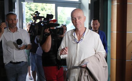 Były ordynator Oddziału Chirurgii w Szpitalu Południowym dr Emil Jędrzejewski w drodze na kolejne pr